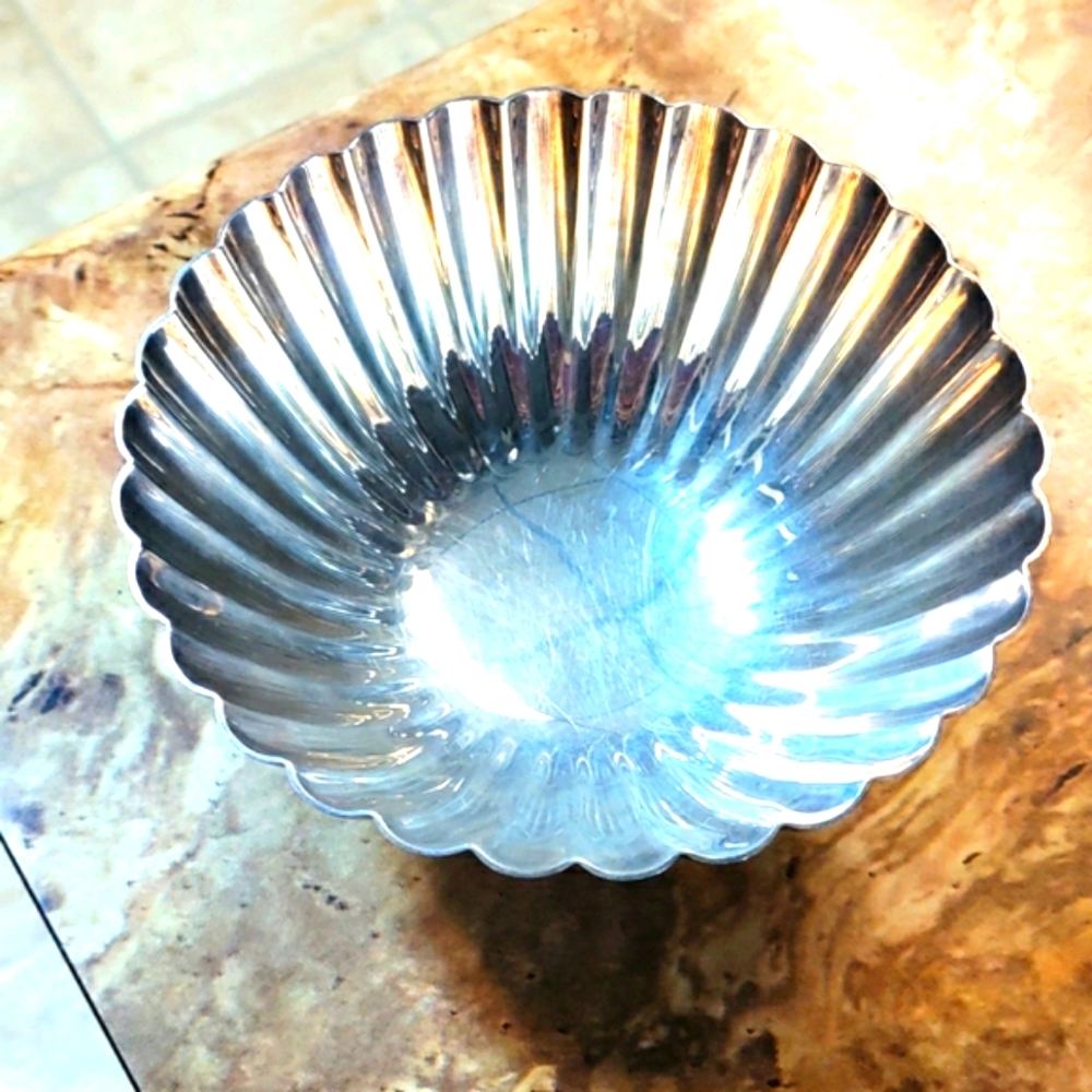 Reed & Barton silver plated decorative bowl